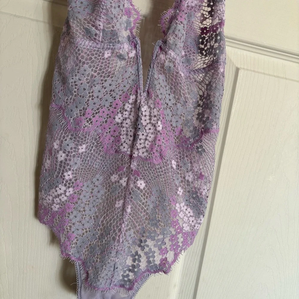 Victoria's Secret Dream Angels Mini Floral Lace Plunge Teddy Bodysuit Lavender